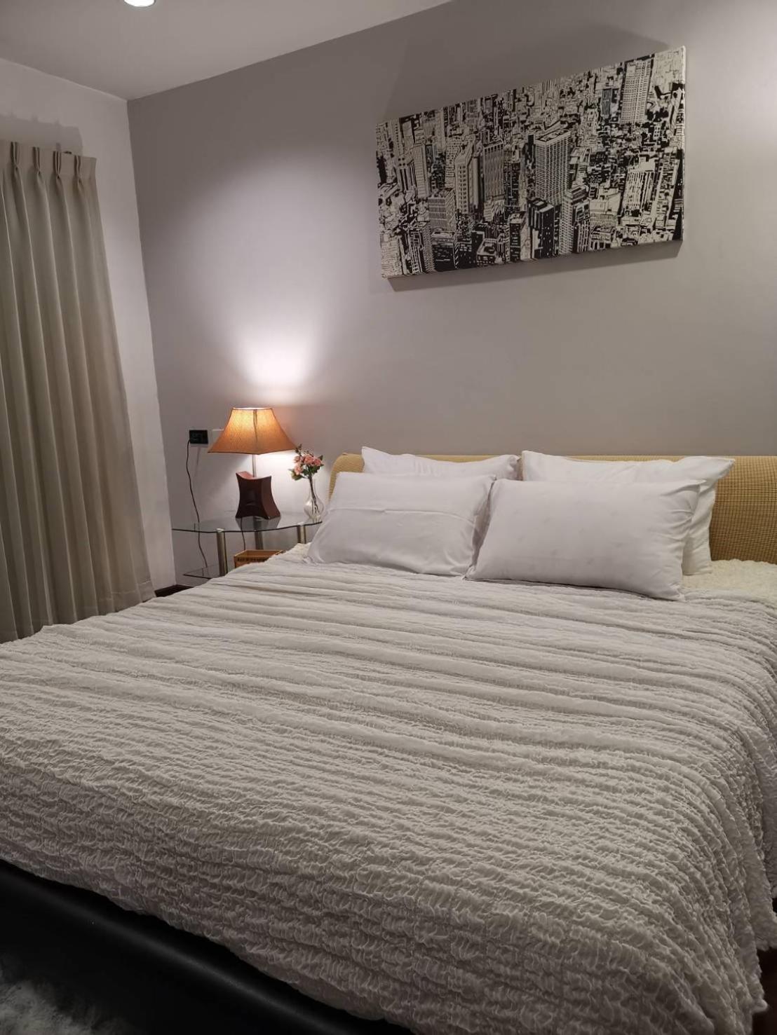 Cozy 1Br Walk To Bts And Airport Rail Link Close To Malls G7 Банкок Екстериор снимка