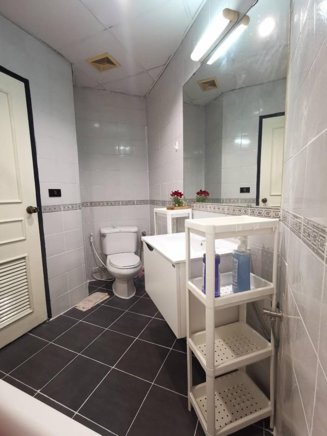 Cozy 1Br Walk To Bts And Airport Rail Link Close To Malls G7 Банкок Екстериор снимка