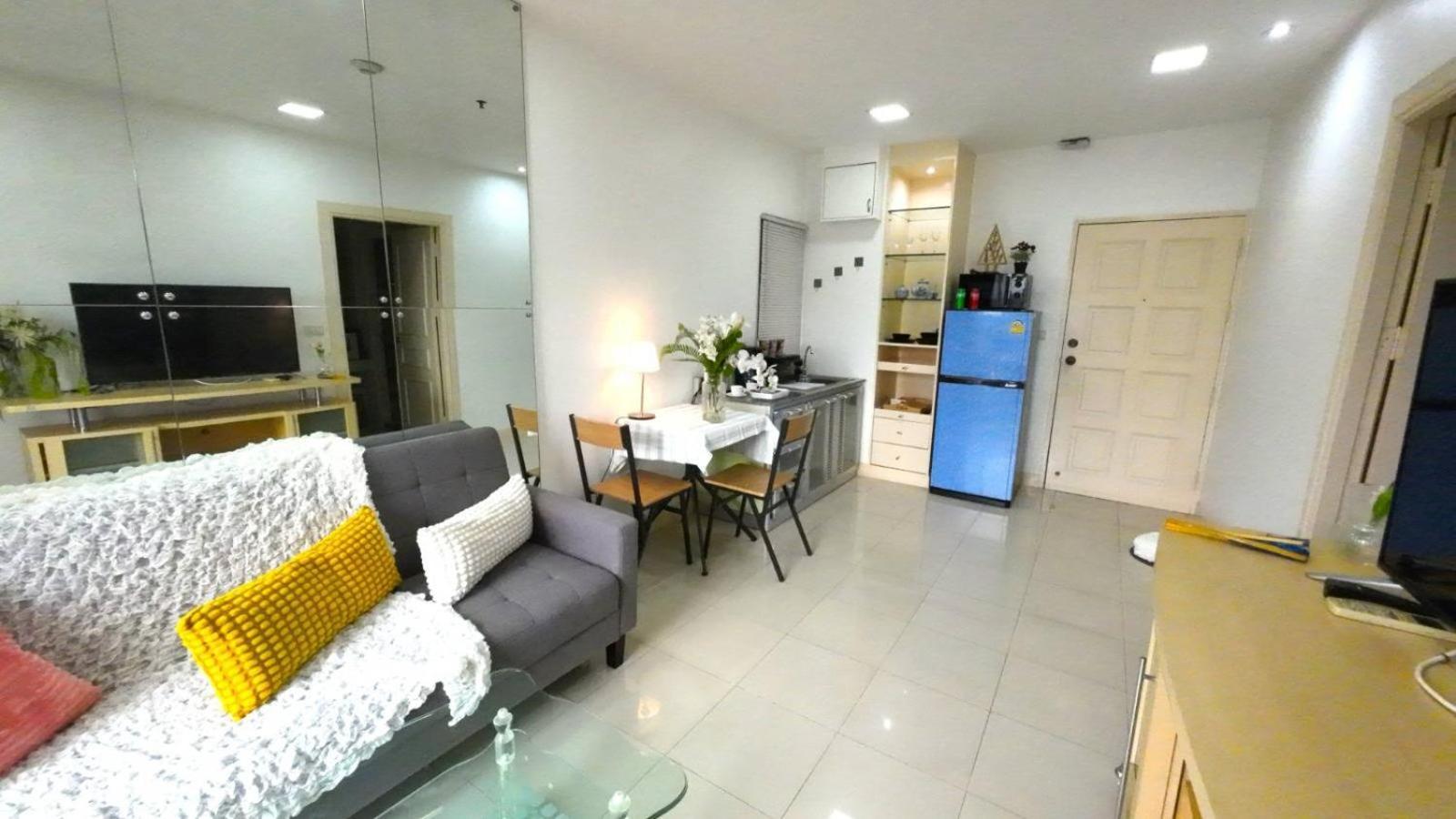 Cozy 1Br Walk To Bts And Airport Rail Link Close To Malls G7 Банкок Екстериор снимка